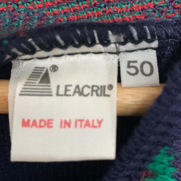 VINTAGE V neck sweater. Men’s size 1X (50) - Picture 5 of 7